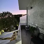 Ξενοδοχείο Oaz 4*