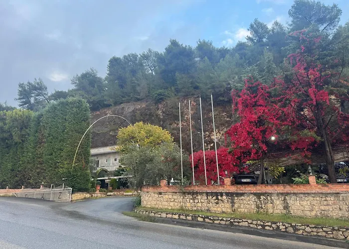 Oaz Hotel Fushe-Kruje